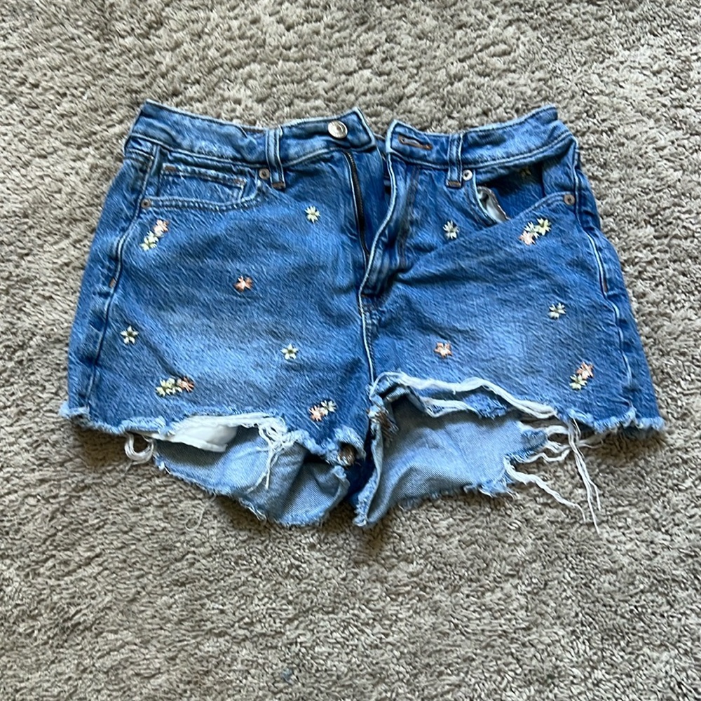 AMERICAN EAGLE FLOWER SHORTS